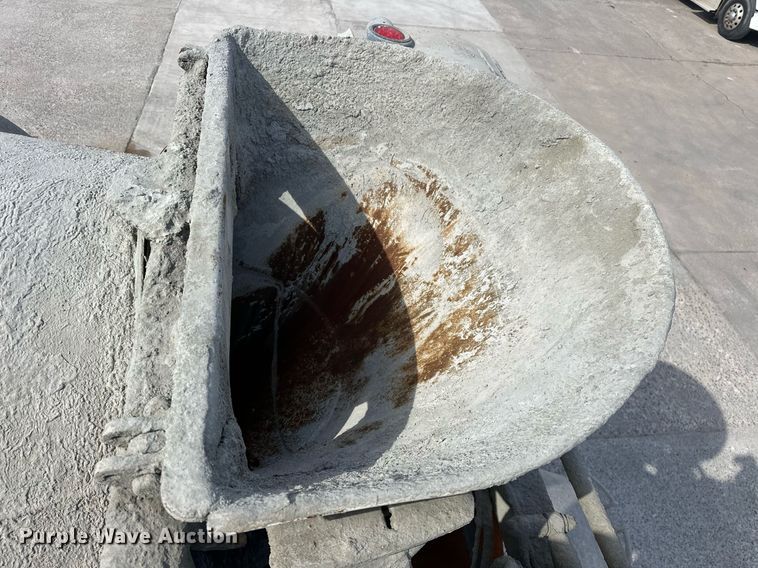 image for item DW5067 2014 Peterbilt 365 ready mix truck