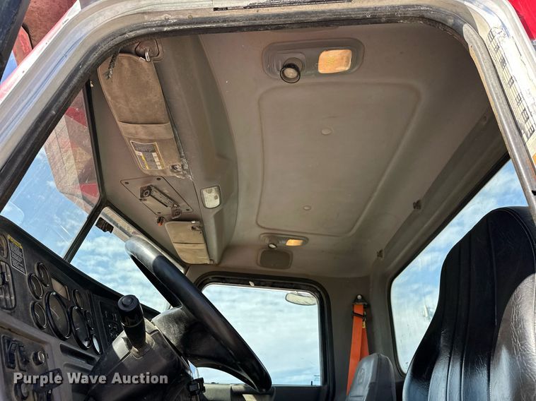 image for item DW5067 2014 Peterbilt 365 ready mix truck