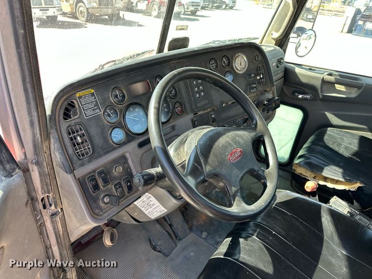 image for item DW5067 2014 Peterbilt 365 ready mix truck