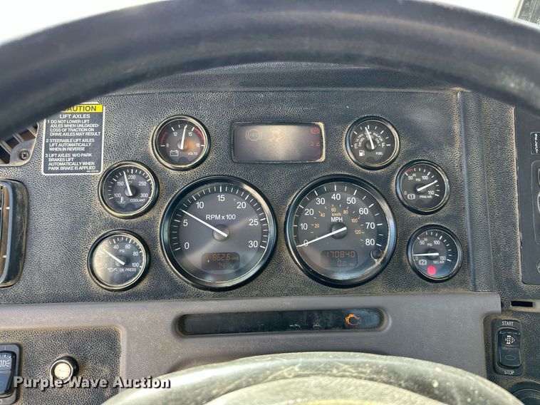 image for item DW5067 2014 Peterbilt 365 ready mix truck