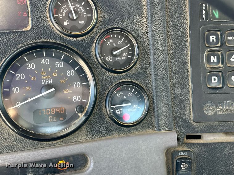 image for item DW5067 2014 Peterbilt 365 ready mix truck