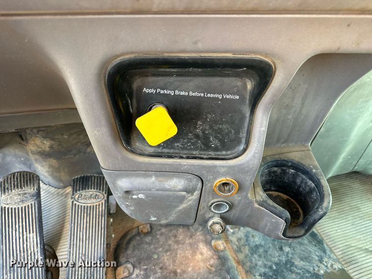 image for item DW5067 2014 Peterbilt 365 ready mix truck