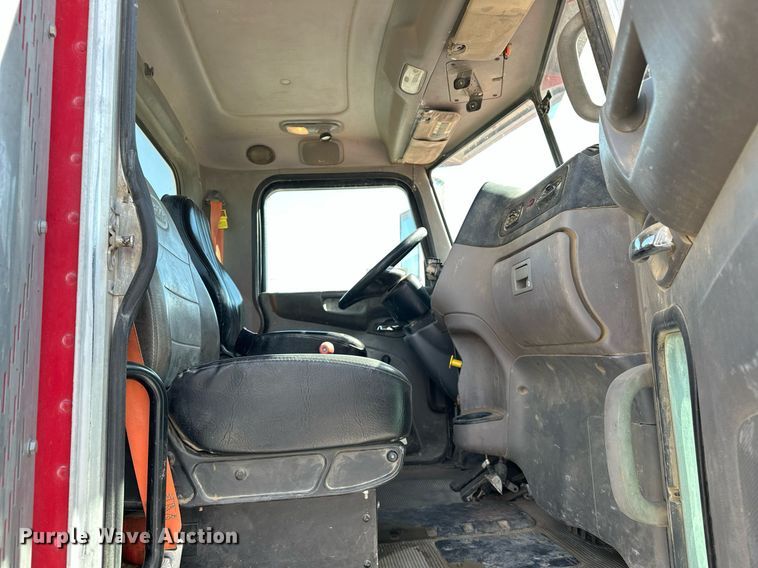 image for item DW5067 2014 Peterbilt 365 ready mix truck