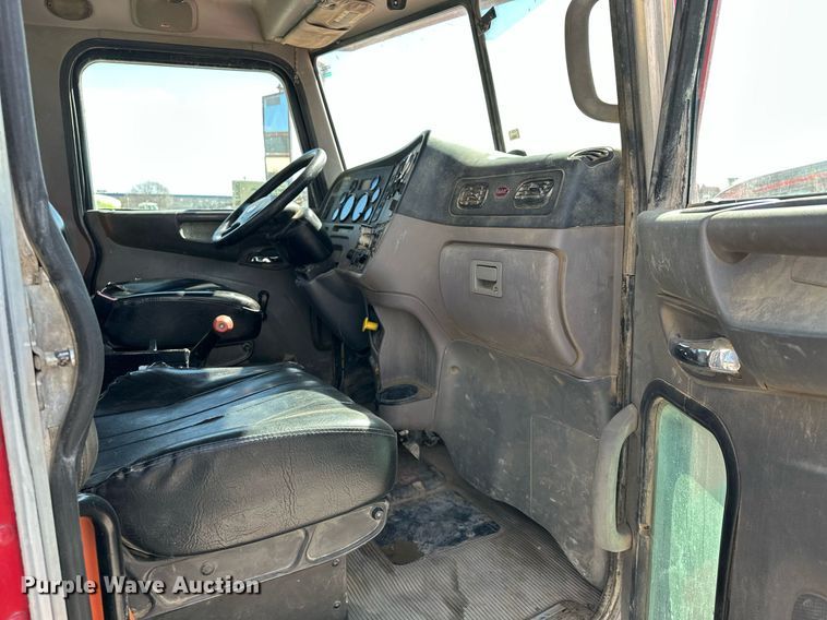 image for item DW5067 2014 Peterbilt 365 ready mix truck