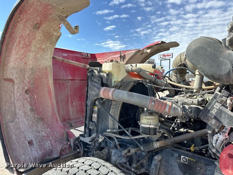 image for item DW5067 2014 Peterbilt 365 ready mix truck