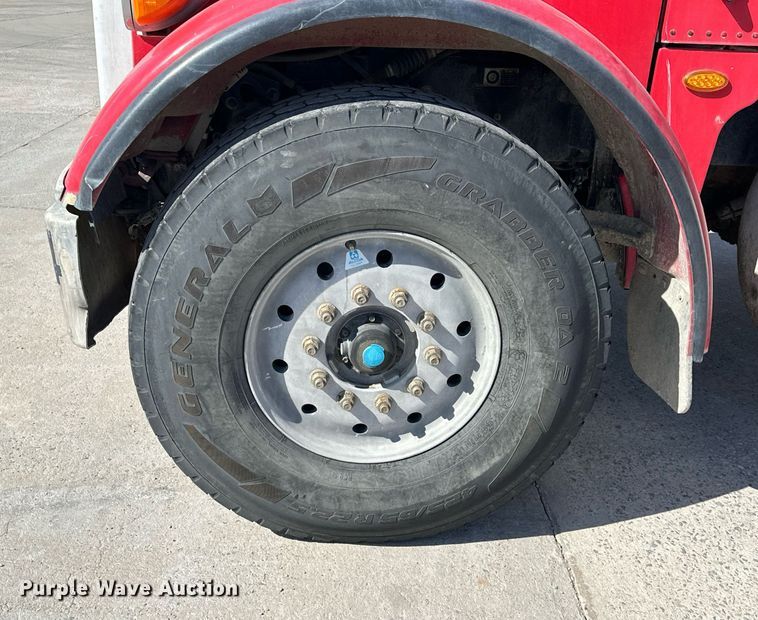 image for item DW5067 2014 Peterbilt 365 ready mix truck