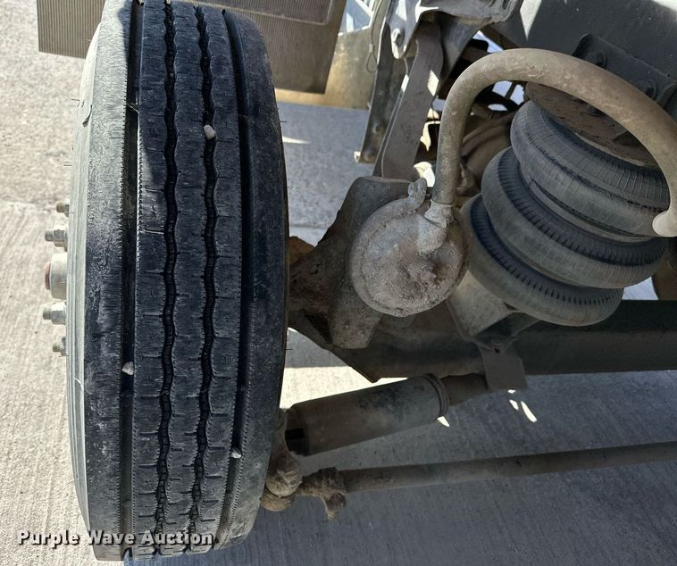 image for item DW5067 2014 Peterbilt 365 ready mix truck