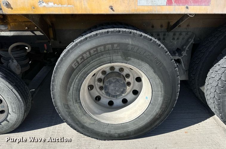 image for item DW5067 2014 Peterbilt 365 ready mix truck