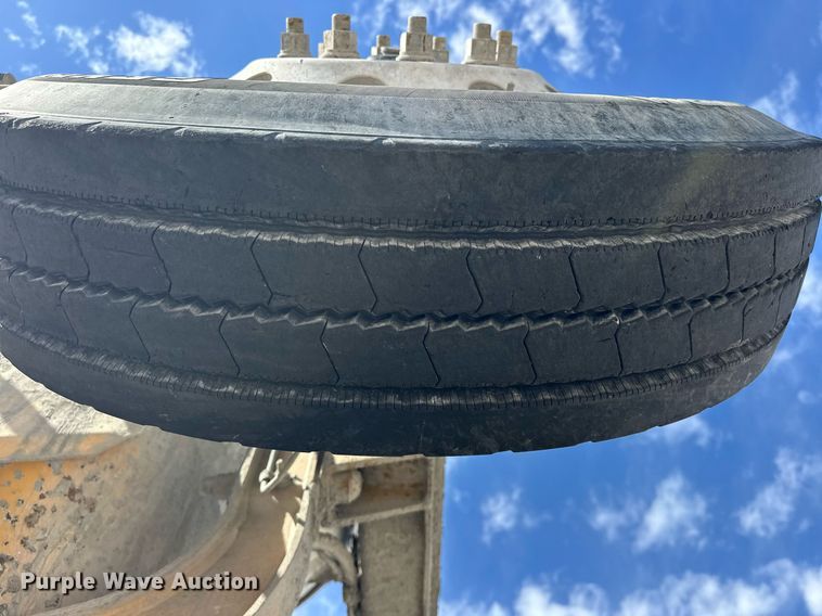 image for item DW5067 2014 Peterbilt 365 ready mix truck