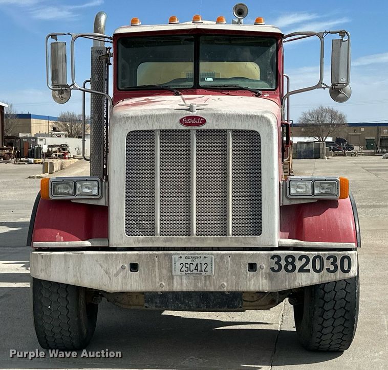 image for item DW5068 2013 Peterbilt 365 ready mix truck