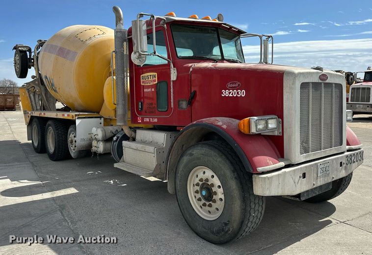 image for item DW5068 2013 Peterbilt 365 ready mix truck