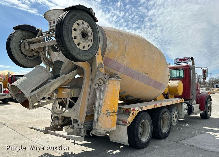 image for item DW5068 2013 Peterbilt 365 ready mix truck