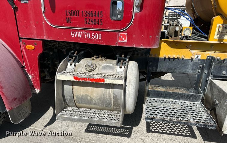 image for item DW5068 2013 Peterbilt 365 ready mix truck