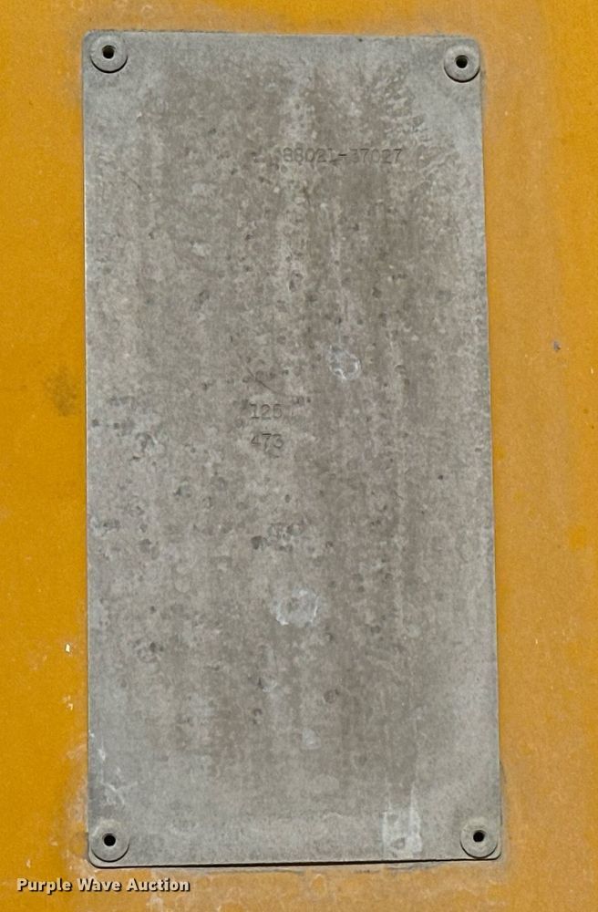 image for item DW5068 2013 Peterbilt 365 ready mix truck