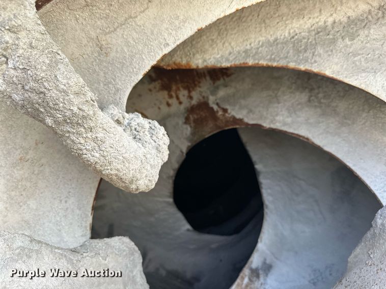 image for item DW5068 2013 Peterbilt 365 ready mix truck