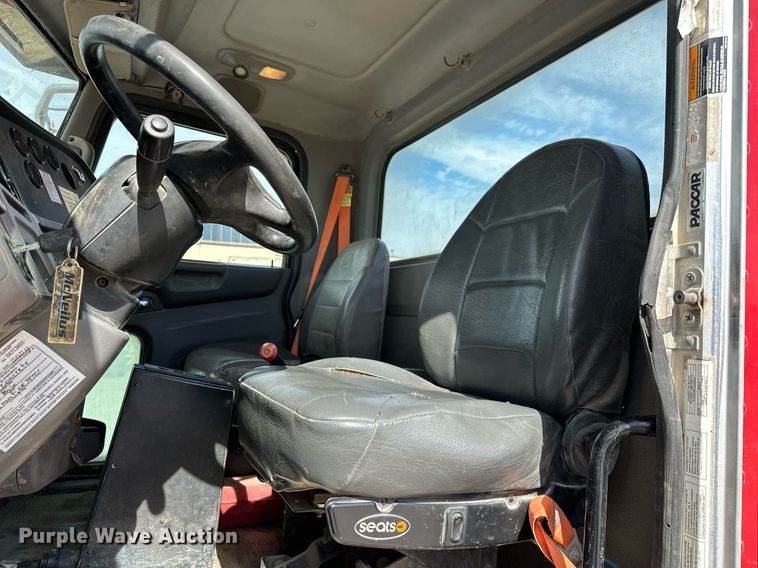 image for item DW5068 2013 Peterbilt 365 ready mix truck