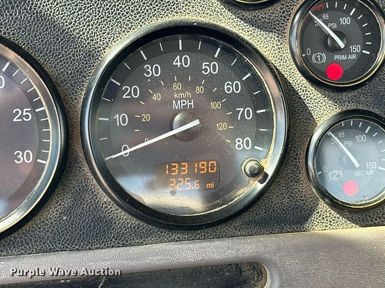 image for item DW5068 2013 Peterbilt 365 ready mix truck