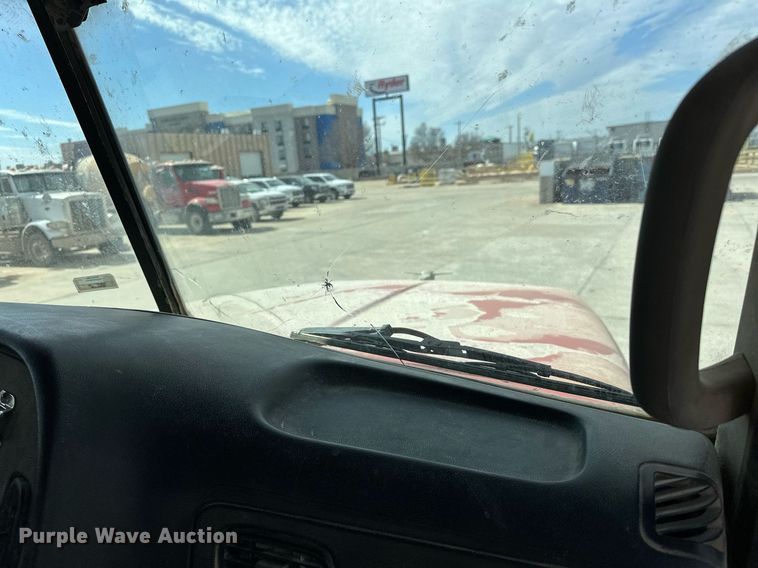 image for item DW5068 2013 Peterbilt 365 ready mix truck