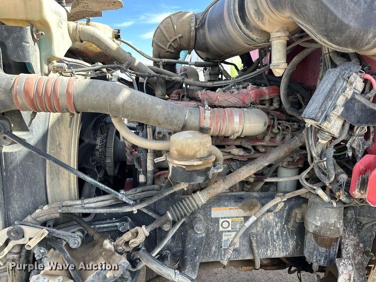 image for item DW5068 2013 Peterbilt 365 ready mix truck