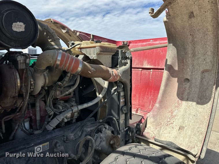 image for item DW5068 2013 Peterbilt 365 ready mix truck