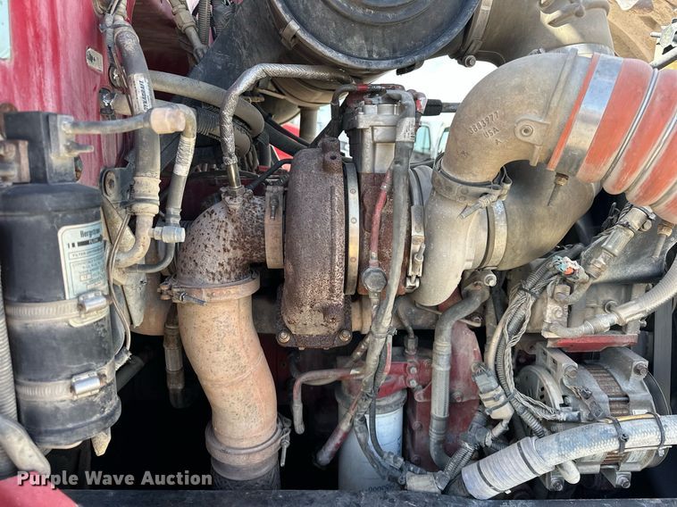 image for item DW5068 2013 Peterbilt 365 ready mix truck