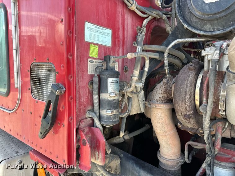 image for item DW5068 2013 Peterbilt 365 ready mix truck