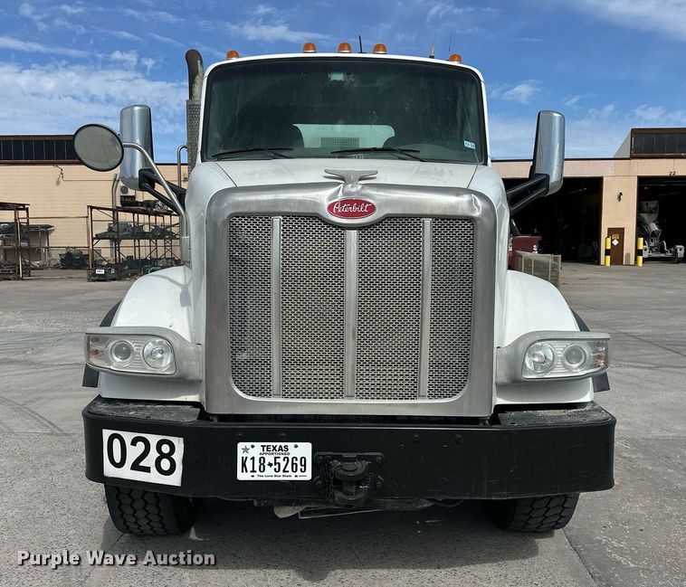 image for item DW5069 2015 Peterbilt 567 ready mix truck