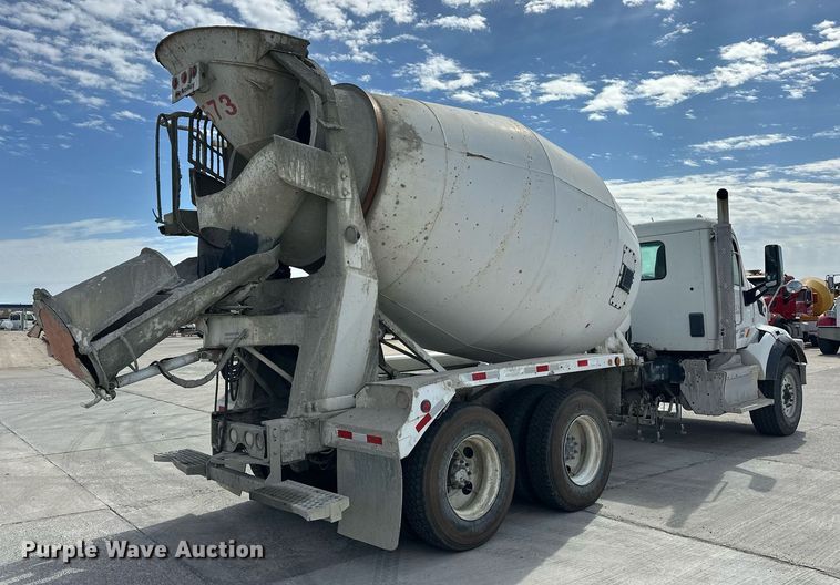 image for item DW5069 2015 Peterbilt 567 ready mix truck