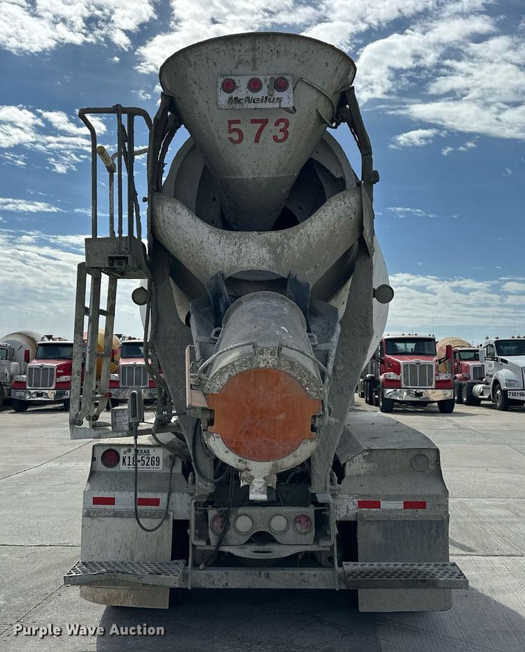 image for item DW5069 2015 Peterbilt 567 ready mix truck