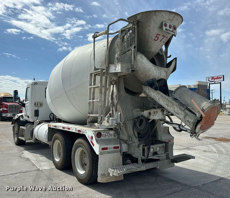 image for item DW5069 2015 Peterbilt 567 ready mix truck