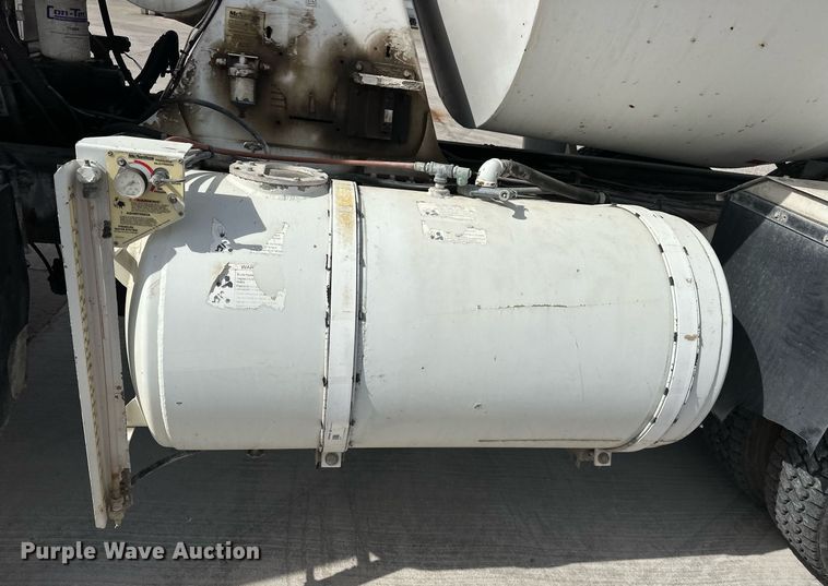 image for item DW5069 2015 Peterbilt 567 ready mix truck