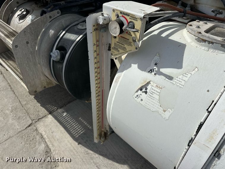 image for item DW5069 2015 Peterbilt 567 ready mix truck