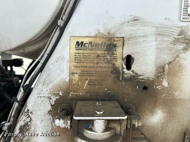 image for item DW5069 2015 Peterbilt 567 ready mix truck