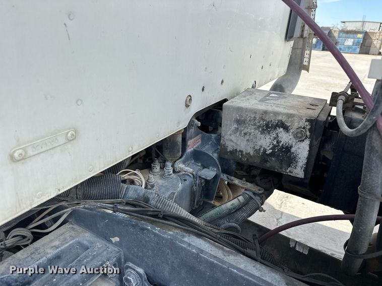 image for item DW5069 2015 Peterbilt 567 ready mix truck