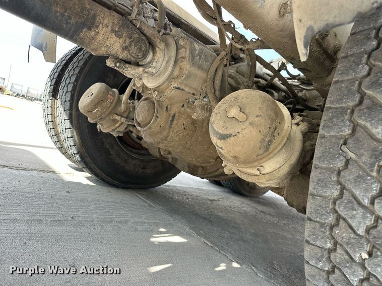 image for item DW5069 2015 Peterbilt 567 ready mix truck