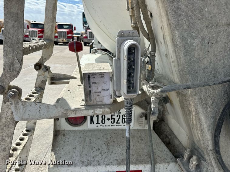 image for item DW5069 2015 Peterbilt 567 ready mix truck