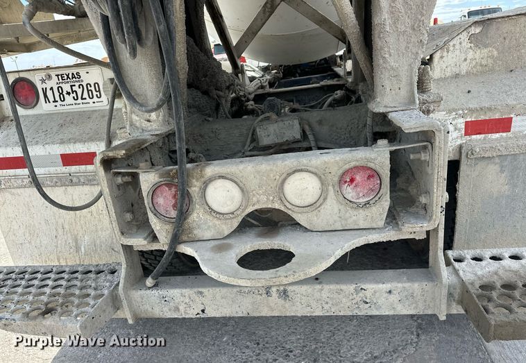 image for item DW5069 2015 Peterbilt 567 ready mix truck