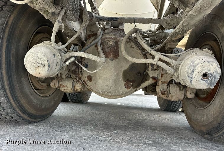 image for item DW5069 2015 Peterbilt 567 ready mix truck