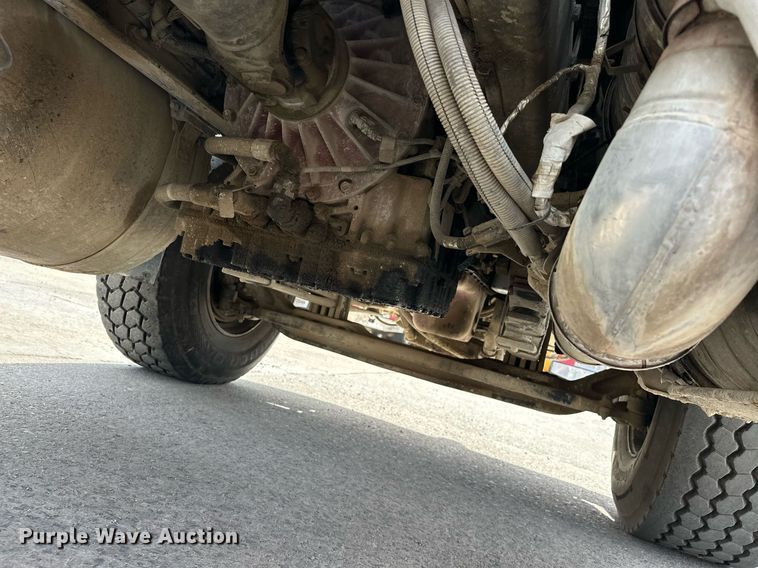 image for item DW5069 2015 Peterbilt 567 ready mix truck