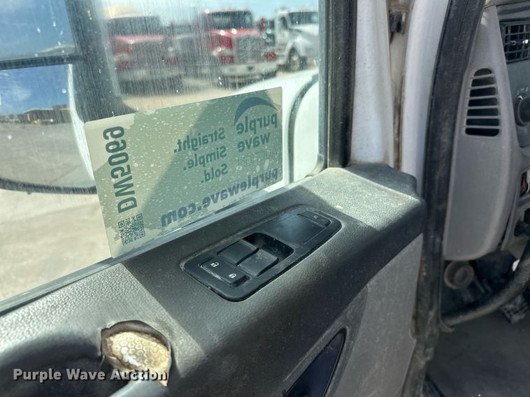 image for item DW5069 2015 Peterbilt 567 ready mix truck