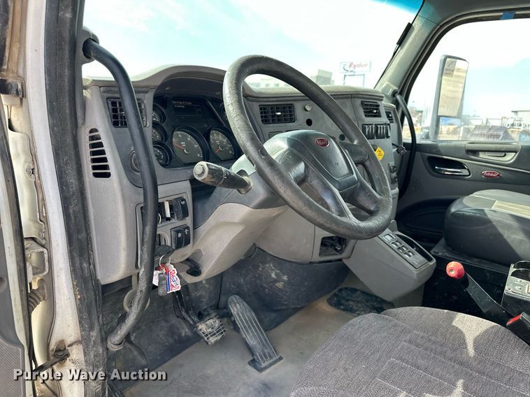 image for item DW5069 2015 Peterbilt 567 ready mix truck