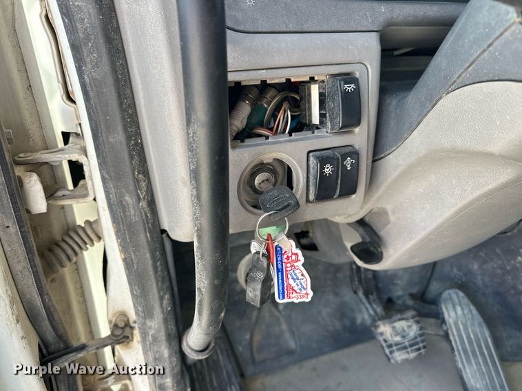 image for item DW5069 2015 Peterbilt 567 ready mix truck