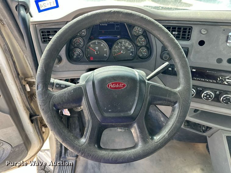 image for item DW5069 2015 Peterbilt 567 ready mix truck