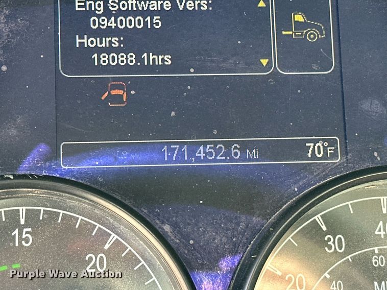 image for item DW5069 2015 Peterbilt 567 ready mix truck