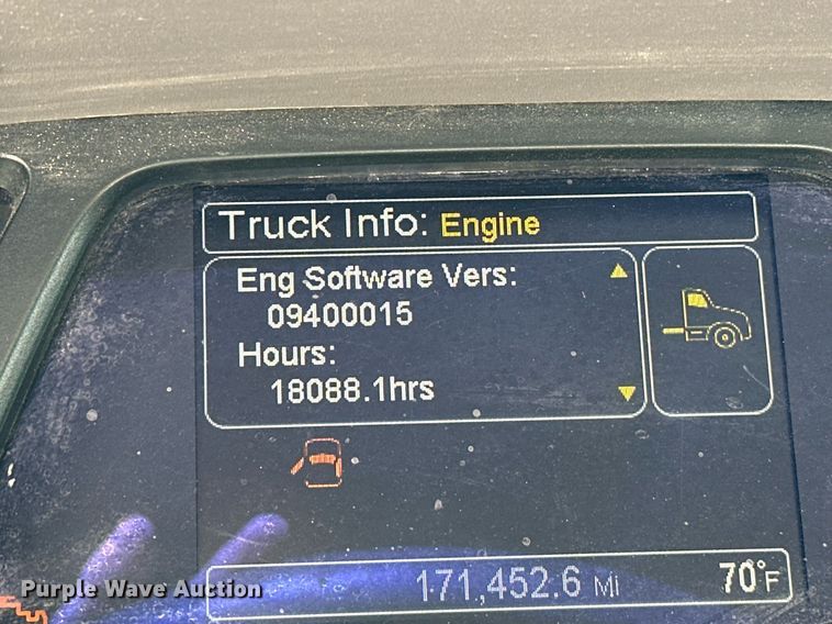 image for item DW5069 2015 Peterbilt 567 ready mix truck