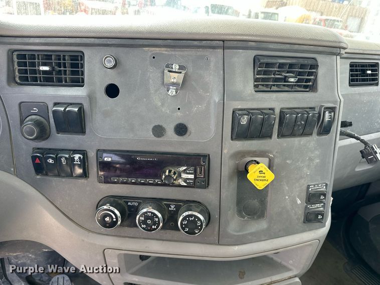 image for item DW5069 2015 Peterbilt 567 ready mix truck