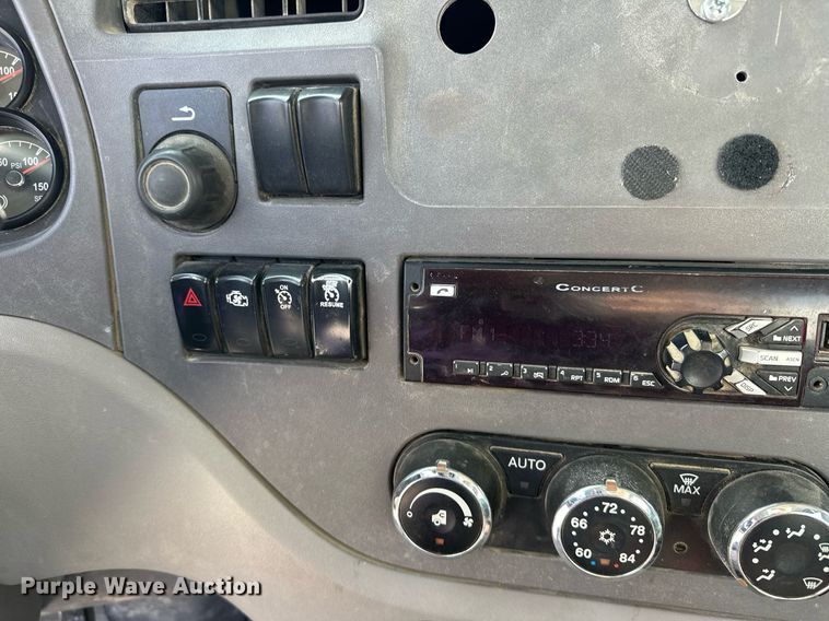 image for item DW5069 2015 Peterbilt 567 ready mix truck