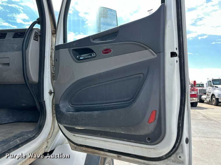 image for item DW5069 2015 Peterbilt 567 ready mix truck