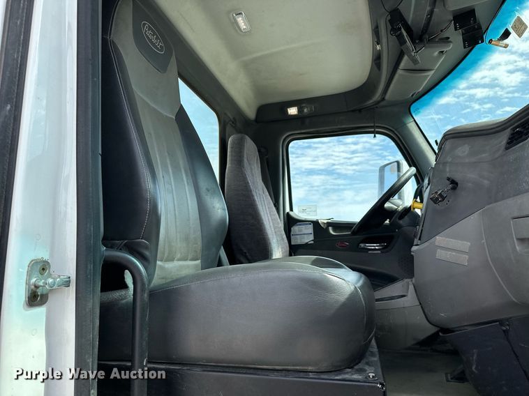 image for item DW5069 2015 Peterbilt 567 ready mix truck