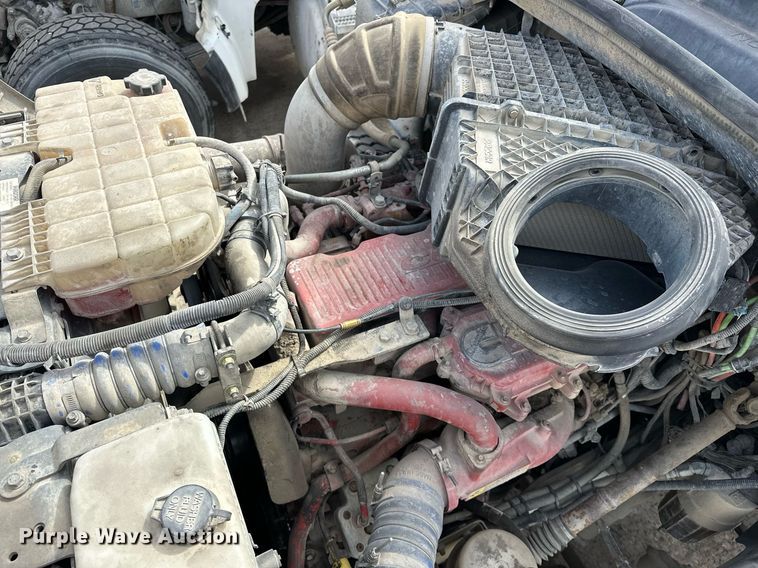 image for item DW5069 2015 Peterbilt 567 ready mix truck